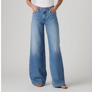 Levi’s ‘94 Baggy Wide Leg Jeans, Cool Vertical Wash, 29x31, Worn Once! EUC 😀😍